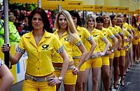 Motorsport models: f1 grid girls