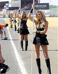 Motorsport models: f1 grid girls