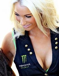 Motorsport models: f1 grid girls