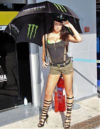 Motorsport models: f1 grid girls