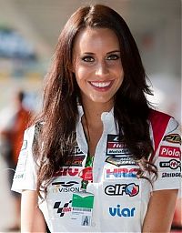 Motorsport models: f1 grid girls