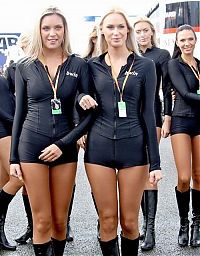 Motorsport models: MotoGP 2010 girls