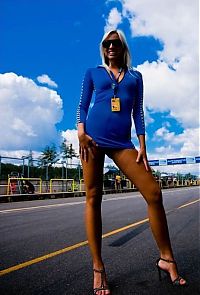 Motorsport models: f1 grid girls