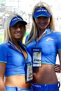 Motorsport models: f1 grid girls