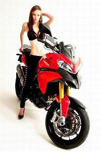 Motorsport models: Moto GP girls