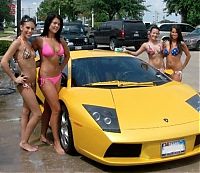 Motorsport models: car wash girls