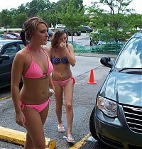 Motorsport models: car wash girls