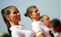 Motorsport models: f1 grid girls