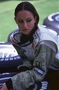 Motorsport models: f1 grid girls