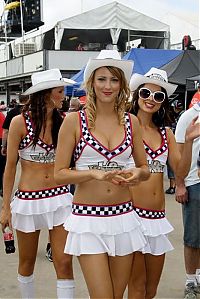 Motorsport models: f1 grid girls