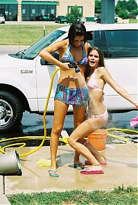 Motorsport models: car wash girls