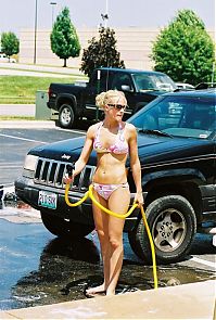 Motorsport models: car wash girls