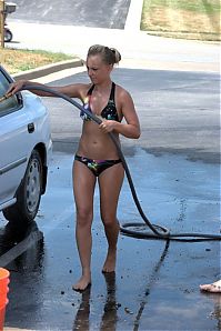 Motorsport models: car wash girls