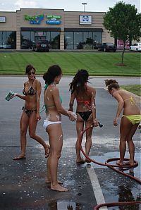 Motorsport models: car wash girls