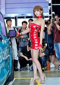 TopRq.com search results: Girls from 2013 Seoul Motor Show