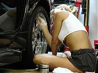 Motorsport models: car wash girls