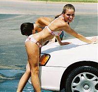 Motorsport models: car wash girls