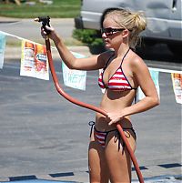 Motorsport models: car wash girls