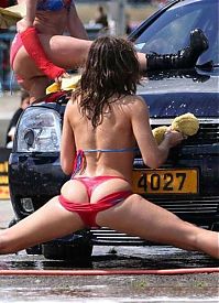 Motorsport models: car wash girls