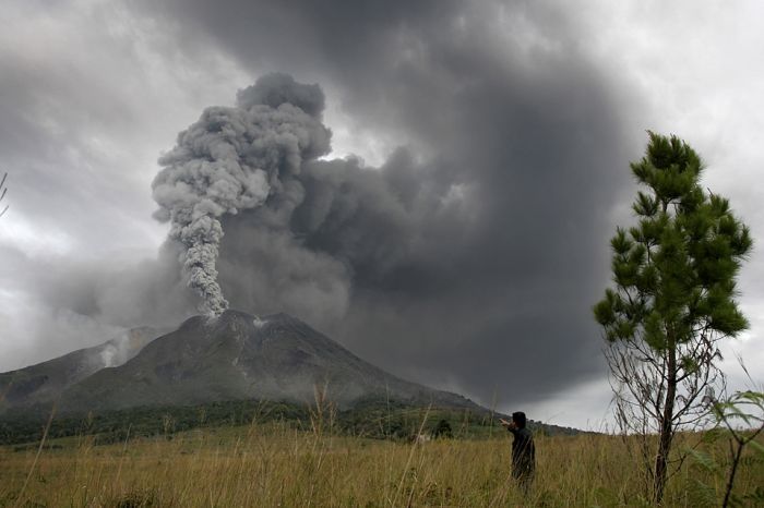 Indonesia Volcano Erupts