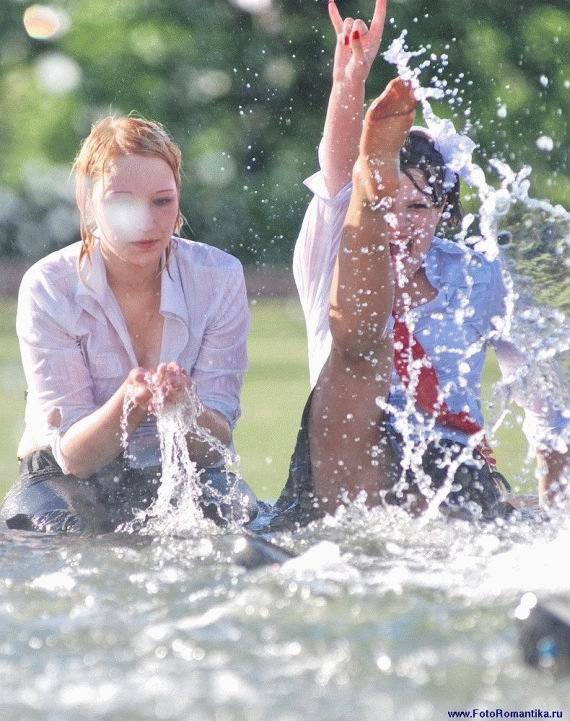 fountain girls