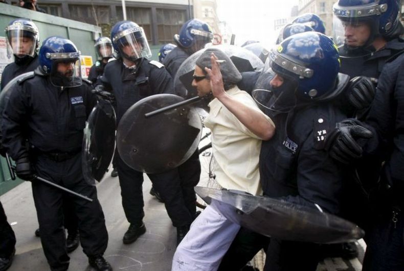 Riots at G20 summit, London, United Kingdom