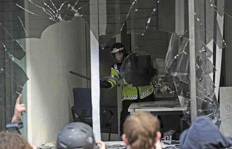 Riots at G20 summit, London, United Kingdom