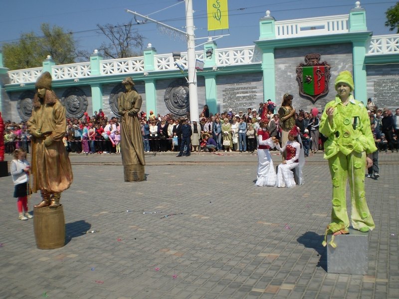 Living Sculptures Championship in Evpatoria