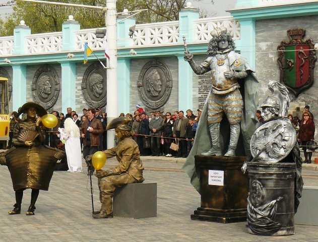 Living Sculptures Championship in Evpatoria