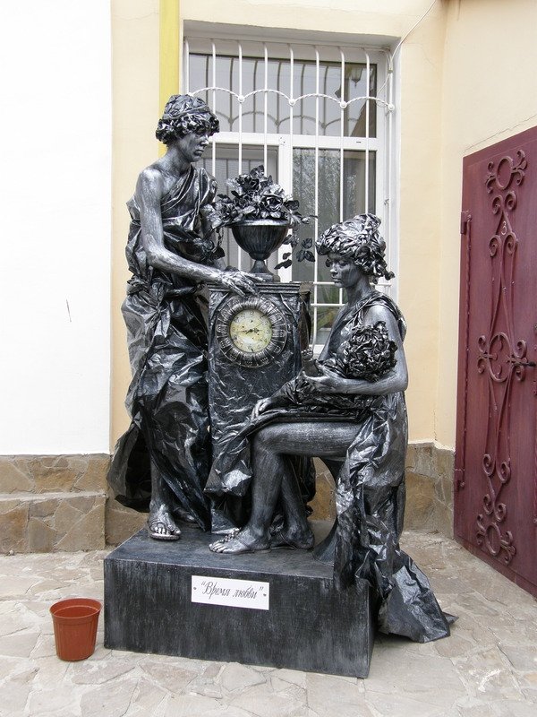 Living Sculptures Championship in Evpatoria