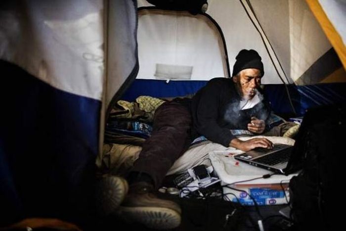 American homeless with WiFi