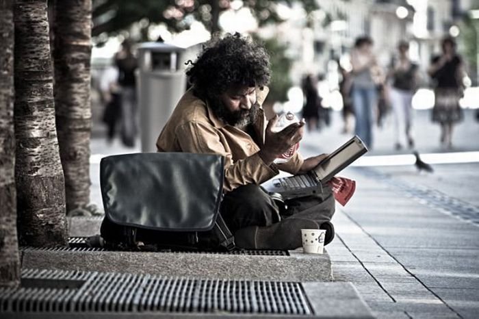 American homeless with WiFi
