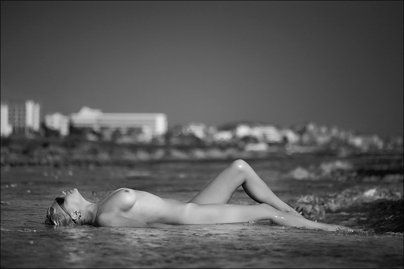 glamour girl with an alluring beauty