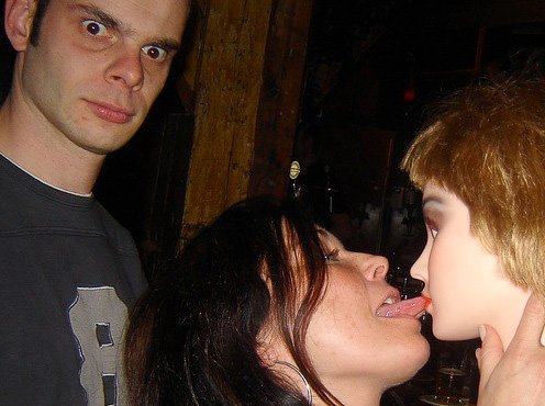 young kissing girls