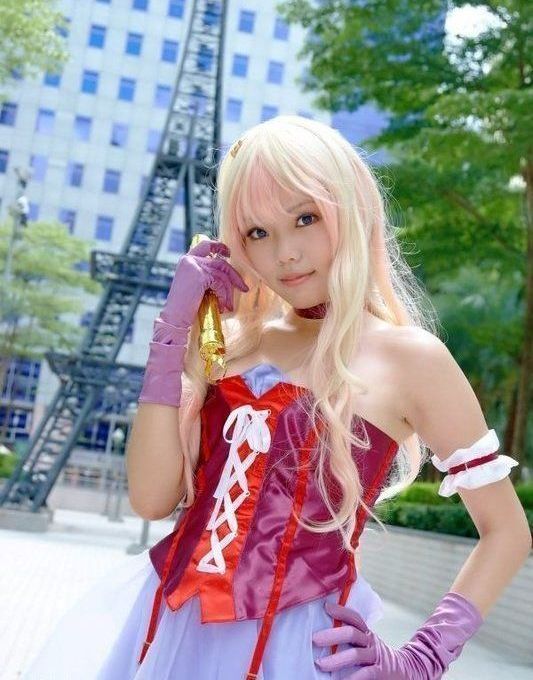 blonde japan girl