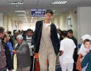 Sultan Kosen, Tallest man in the world, 2 meters 47 centimeters, Turkey