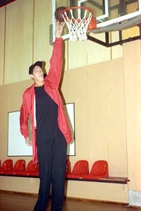 Sultan Kosen, Tallest man in the world, 2 meters 47 centimeters, Turkey