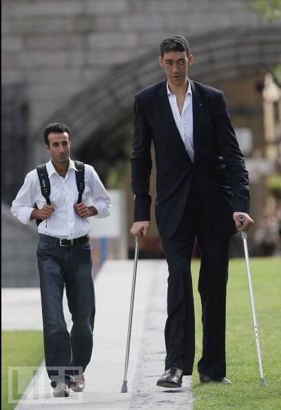 Sultan Kosen, Tallest man in the world, 2 meters 47 centimeters, Turkey