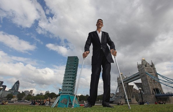 Sultan Kosen, Tallest man in the world, 2 meters 47 centimeters, Turkey