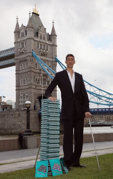 Sultan Kosen, Tallest man in the world, 2 meters 47 centimeters, Turkey