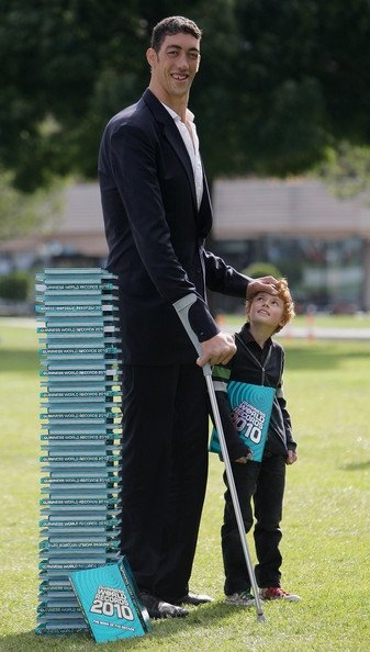 Sultan Kosen, Tallest man in the world, 2 meters 47 centimeters, Turkey