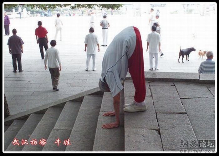 Flexible old man, 91 years, China