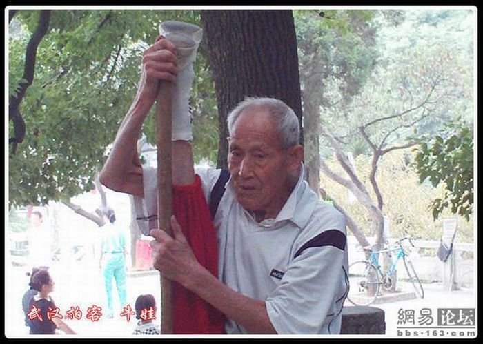 Flexible old man, 91 years, China