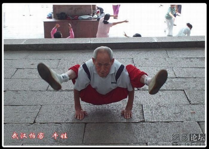 Flexible old man, 91 years, China