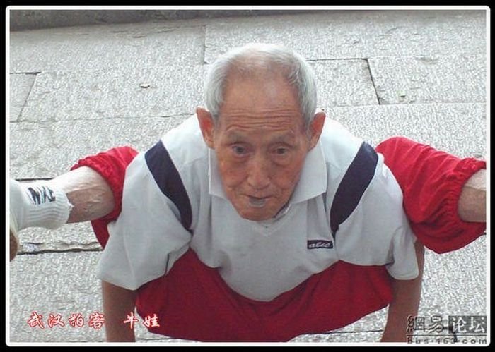 Flexible old man, 91 years, China