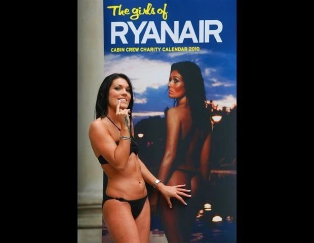 airline ryanair girls in bikini
