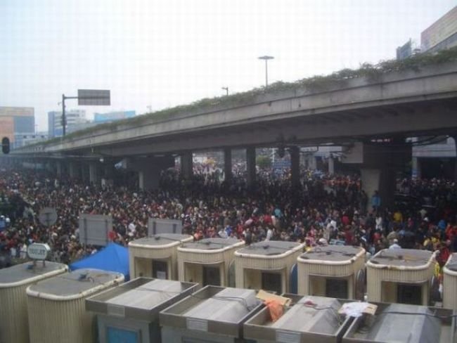 Millions of people are returning home for the weekend, China