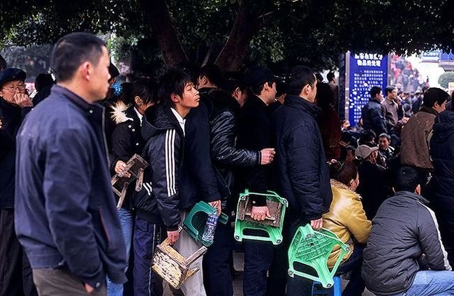 Millions of people are returning home for the weekend, China