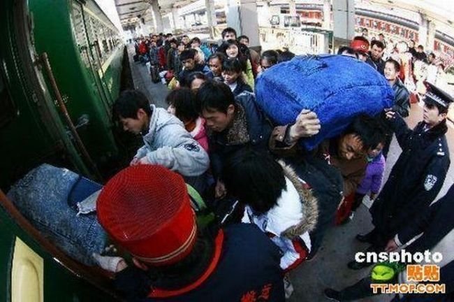 Millions of people are returning home for the weekend, China