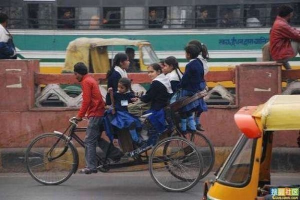 School transport for children, India